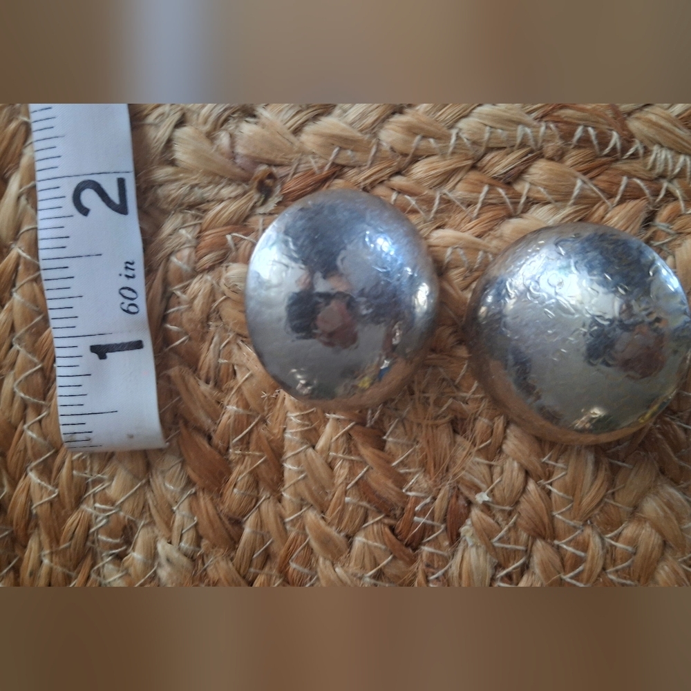 Vintage metelic tone earings